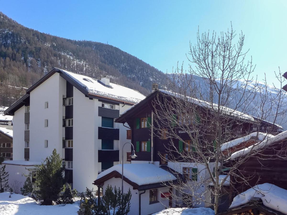 Apartment Chalet Dossen Zermatt Bagian luar foto