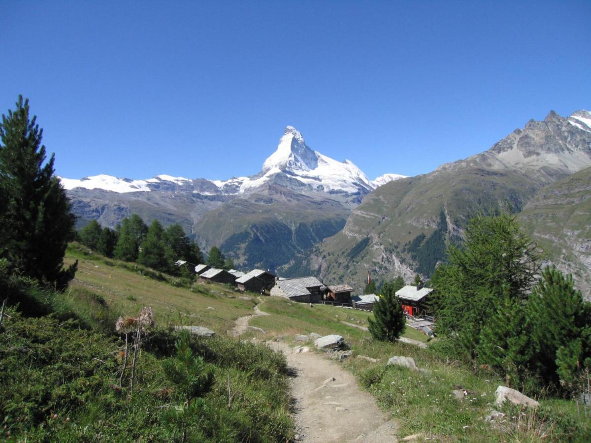 Apartment Chalet Dossen Zermatt Bagian luar foto
